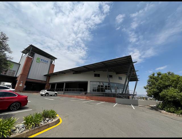 915M² WAREHOUSE TO LET IN LASER PARK